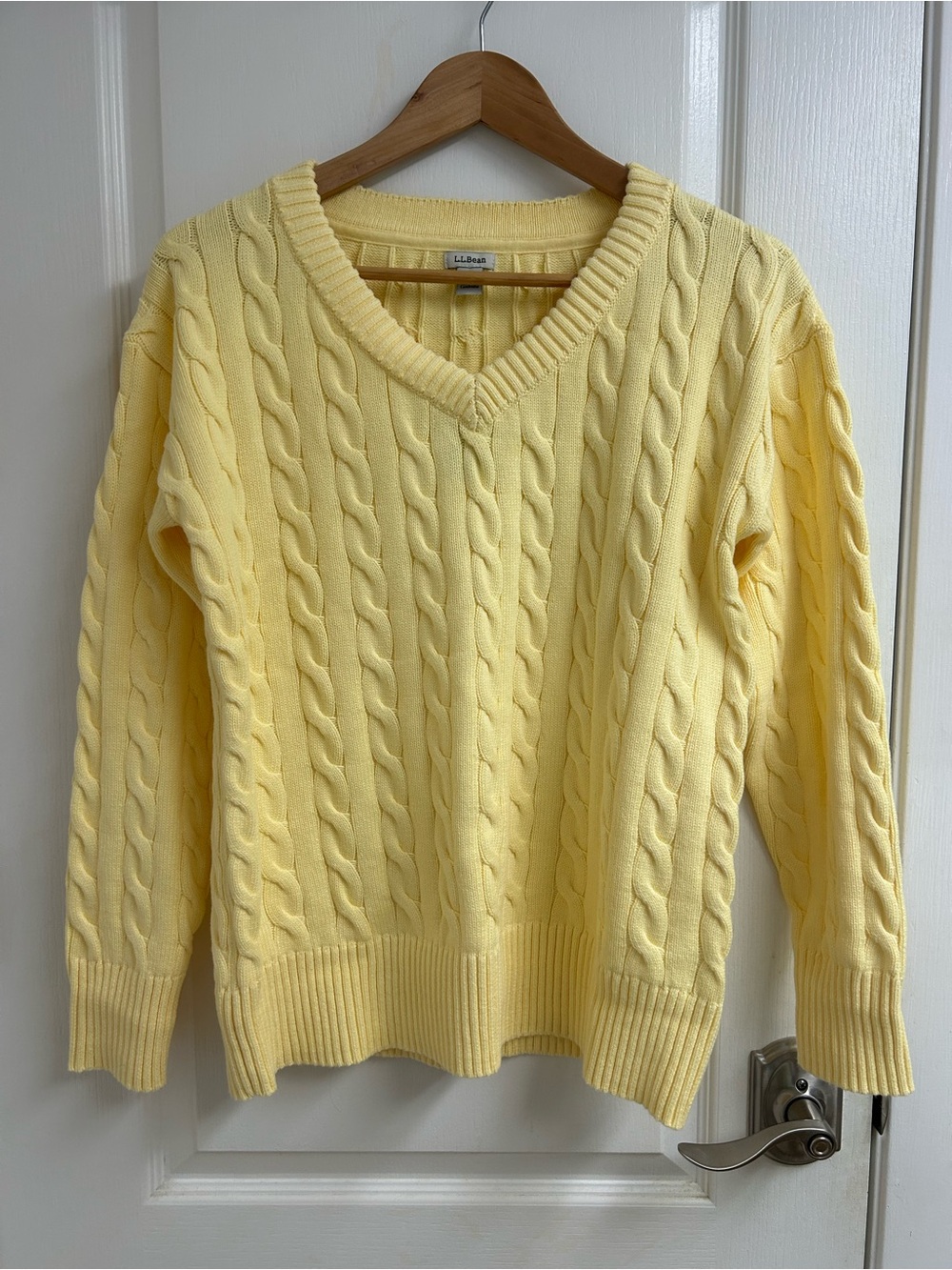 NWT LLBean Women’s Cable V Neck Sweater Size Small Light Yellow